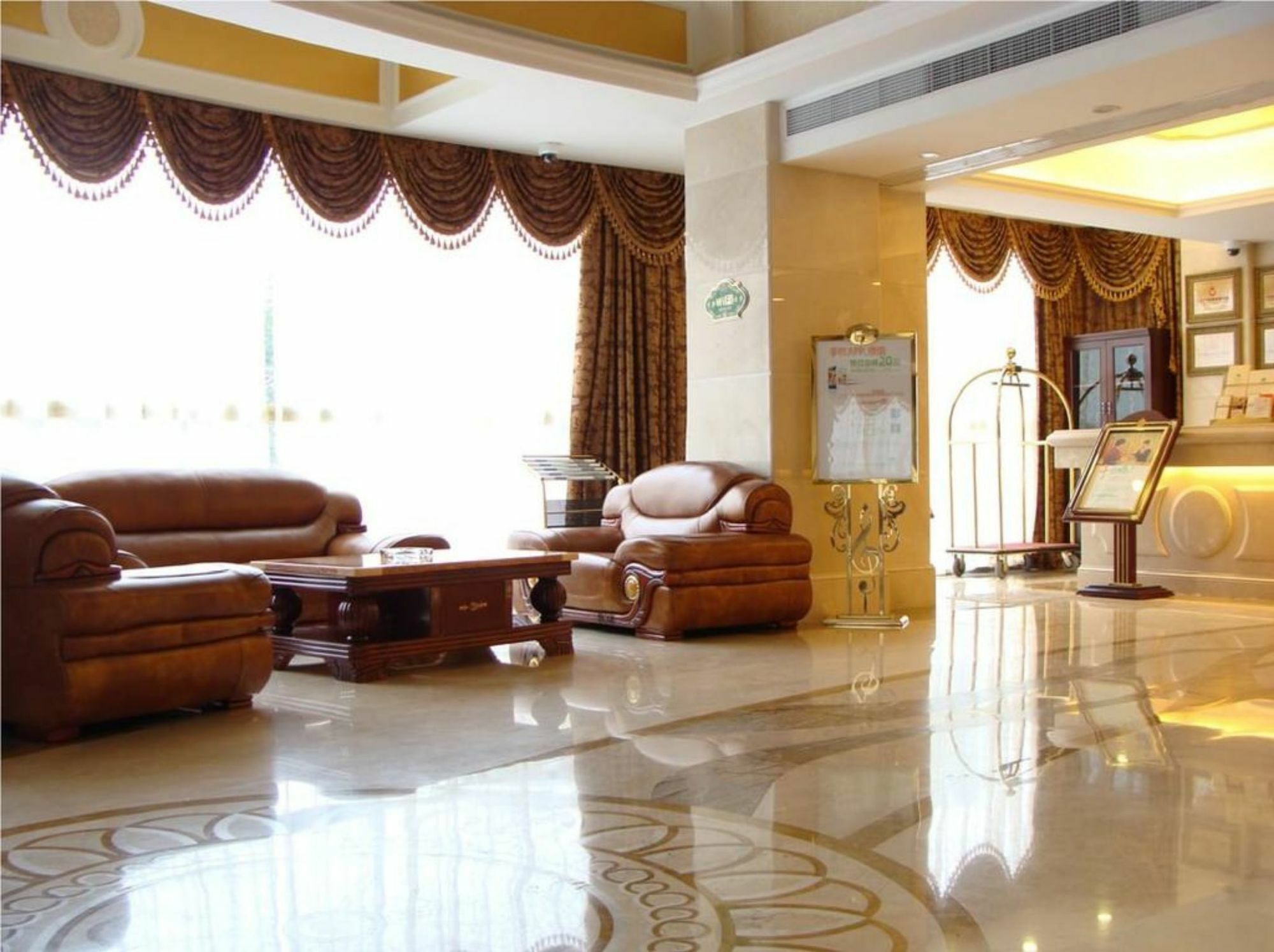 Vienna Hotel Xi'An Railway Station ภายนอก รูปภาพ
